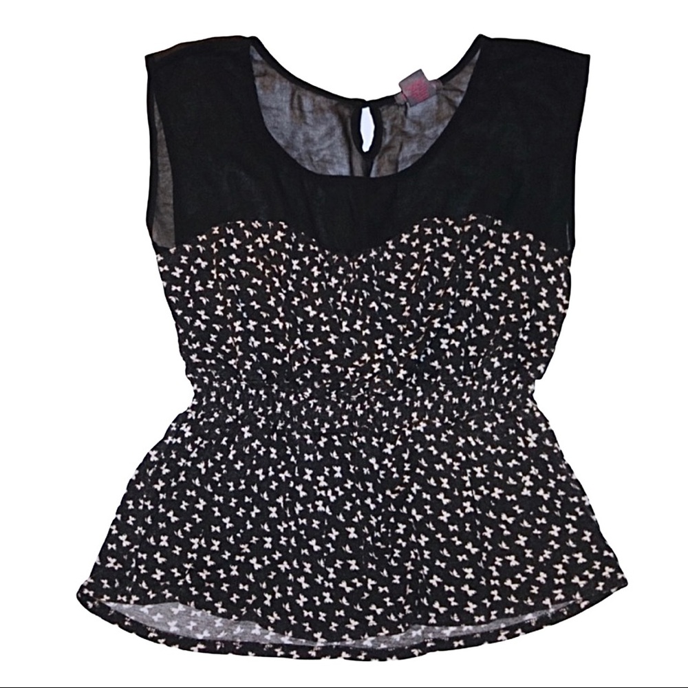 Boutique cold shoulder peplum top (Size M)